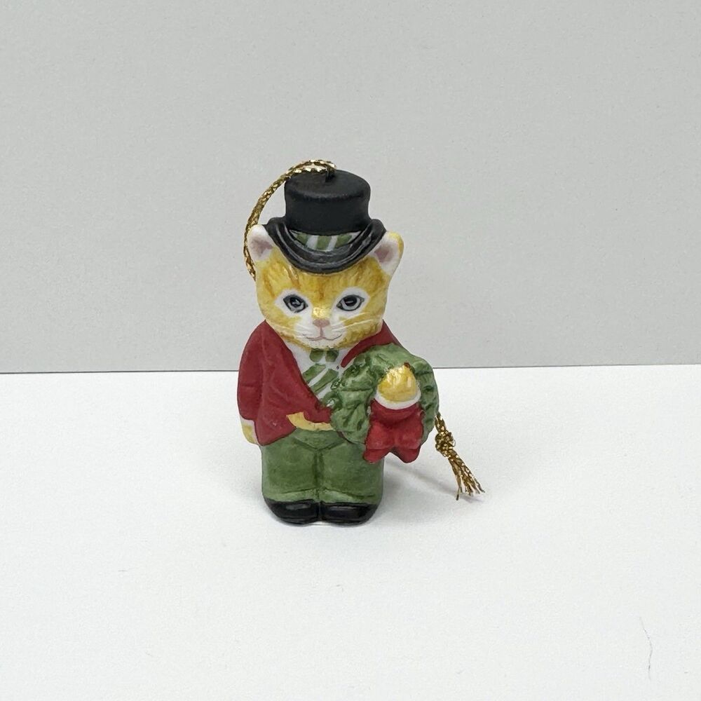 1988 Schmid Kitty Cucumber Mini Christmas Ornament Cat Top Hat Wreath Figurine